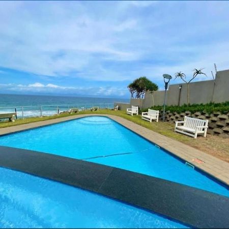 Whale Rock, Modern Beachfront Apartment Margate Exterior photo